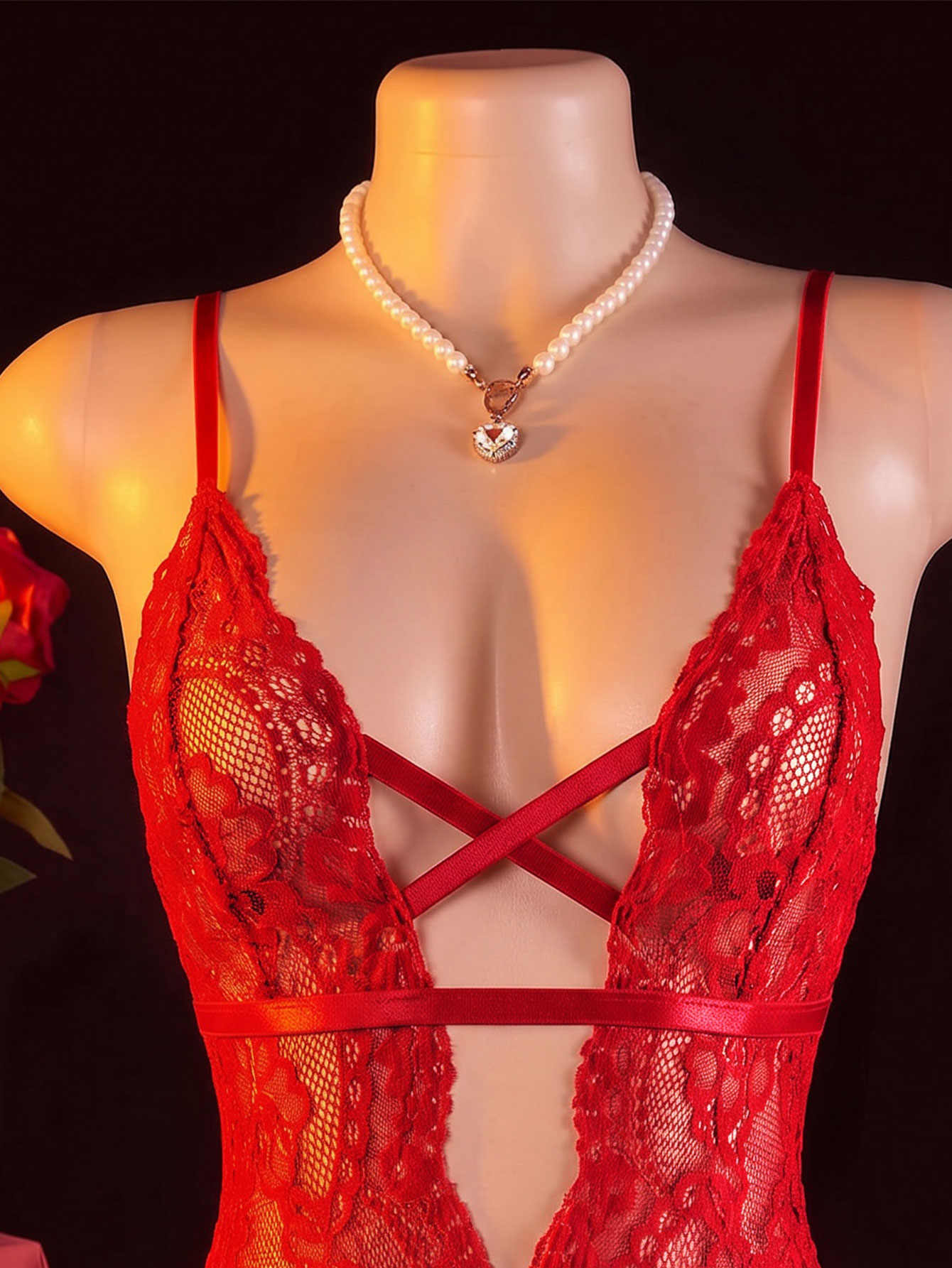 セクシーな女性用下着、エキゾチックなバックレスレースボディス - Lingerie のレビューと価格